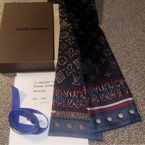 Super Rare and basically New! Louis Vuitton Men's Navy Monogram Silk Scarf.10/10